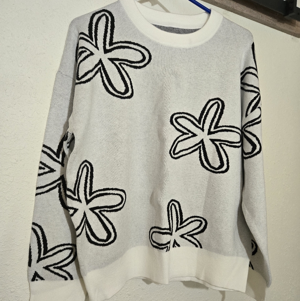 NWOT Oversized Flower Sweater